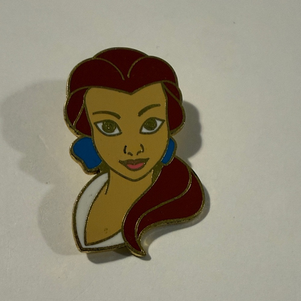 Disney 2002 Belle Pin